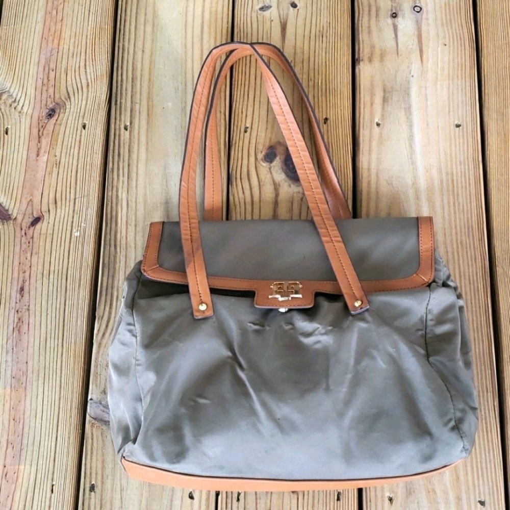Tommy Hilfilger olive bag